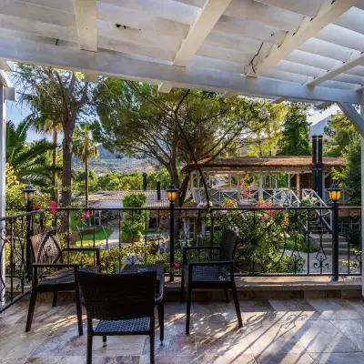 Beyaz Güvercin Otel, +12