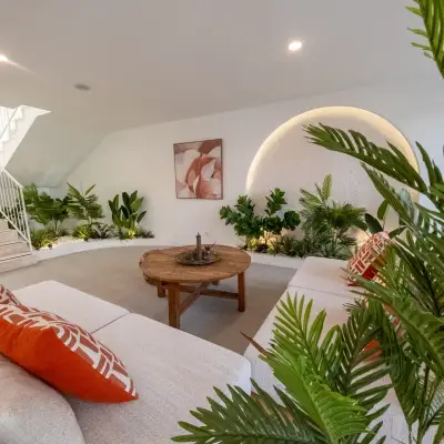 Diplomat Suites