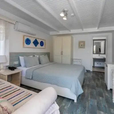 Kefi Beach & Suites