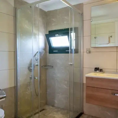 LU-IX ROOMS