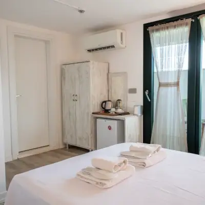 LU-IX ROOMS