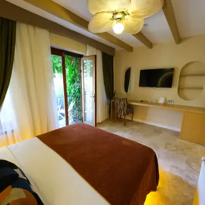 Olive Odore Palace Hotel