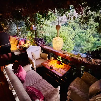 Turan Hill Lounge