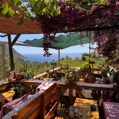 Turan Hill Lounge